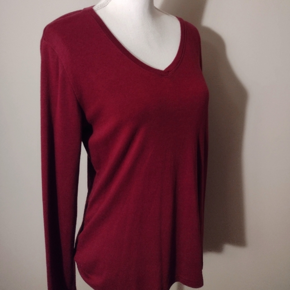 Ellen Tracy Activewear Vneck Long sleeve L